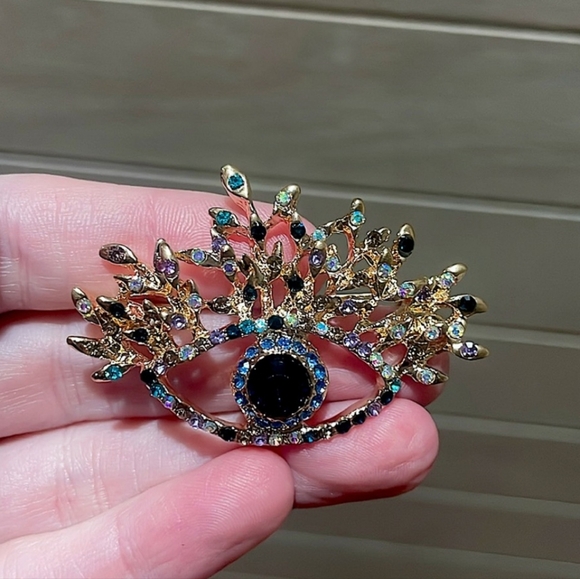 Jewelry - Evil Eye Rhinestone Turkish Eye brooch